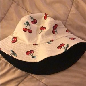 Reversible bucket hat
